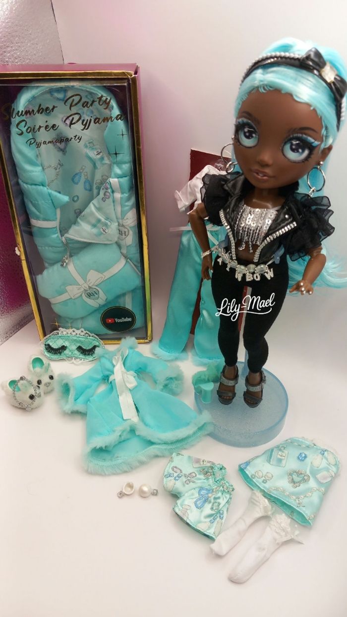 Poupée rainbow high Robin Sterling slumber party et custom