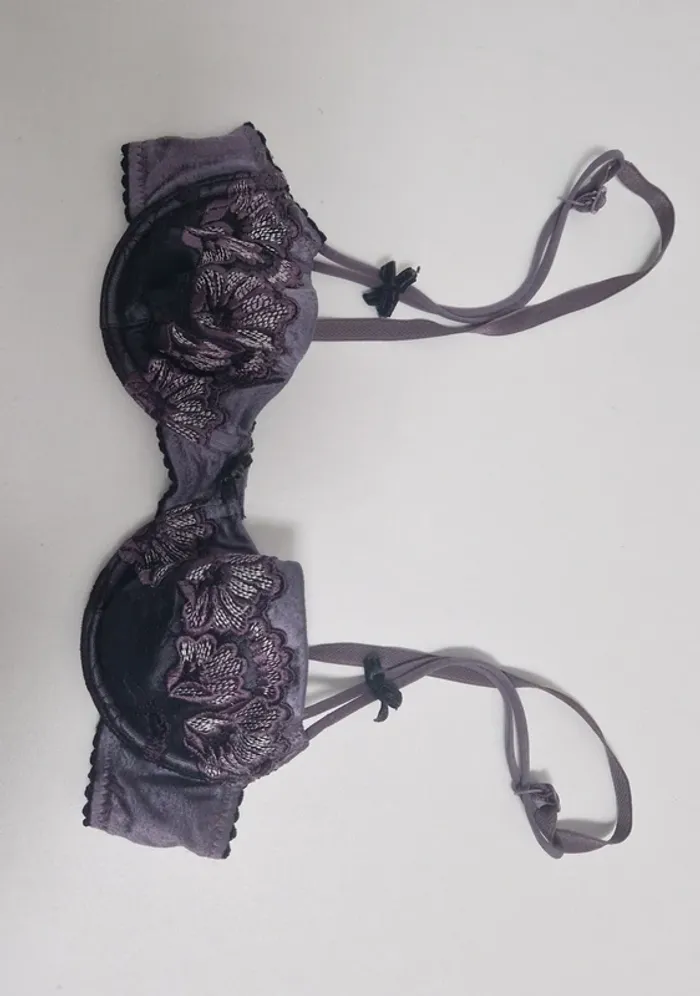Soutien-gorge.