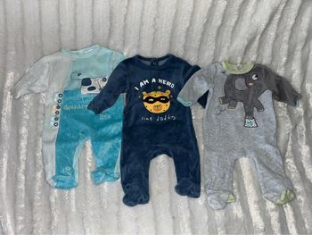 3 pyjamas polaire une pièce