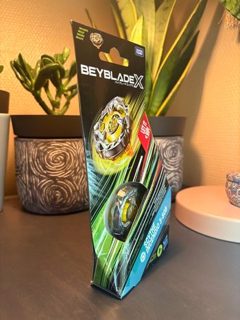 Hasbro - Beyblade X Single Pack - Toupie Scythe Incendio 3-80B