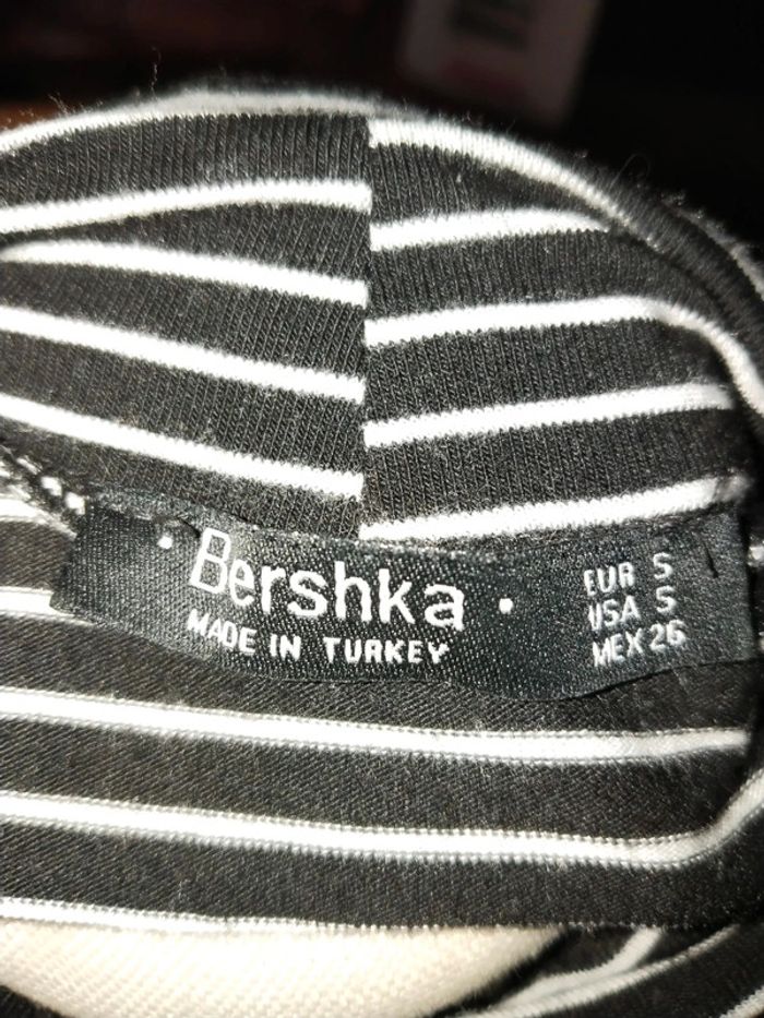 Haut blanc et noir - photo numéro 2