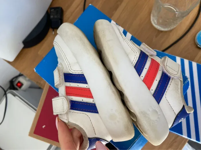 Basket Adidas taille 22 - photo numéro 6
