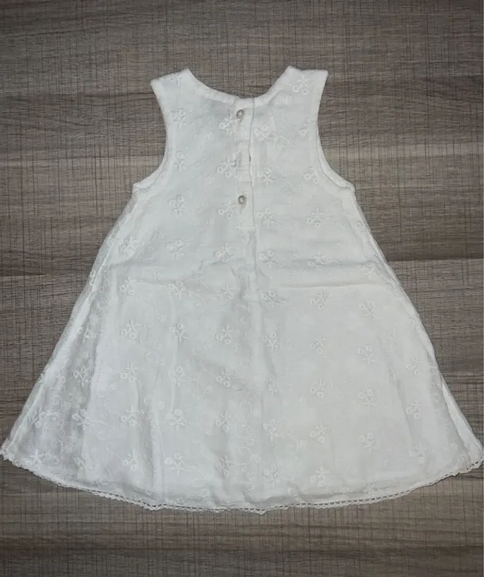 Petite robe blanche - photo numéro 2