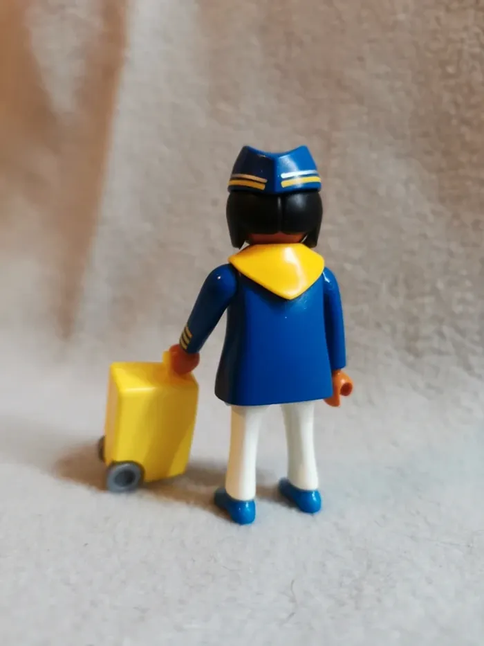 Playmobil hôtesse de l air - photo numéro 2