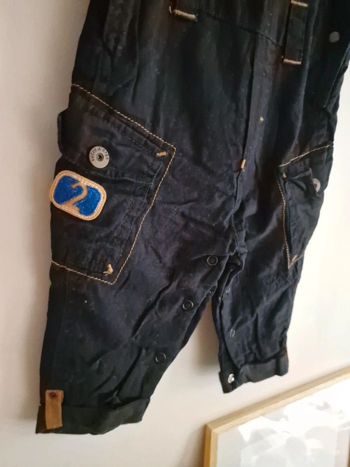 Salopette bleue Marine
Bébé garçon 6 mois
Sucre d'orge - photo numéro 3