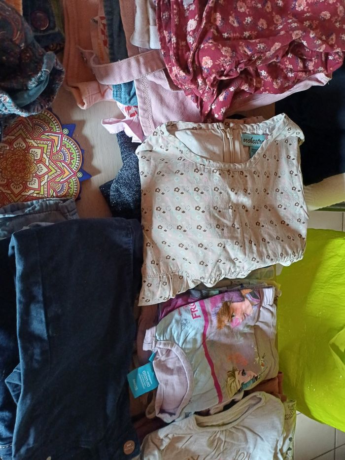Lot de vêtements fille 5 ans - photo numéro 2