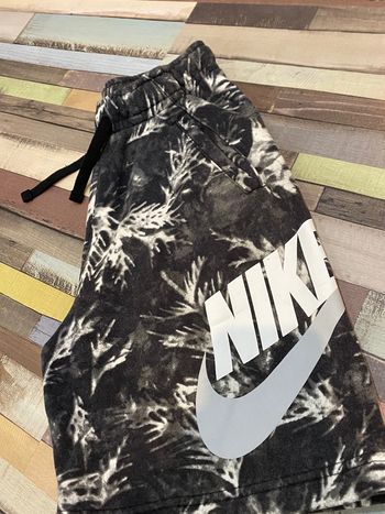 Short Nike noir blanc
