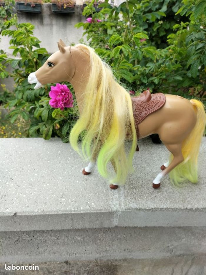 Jouet cheval voir photo si besoin poser vos questions
