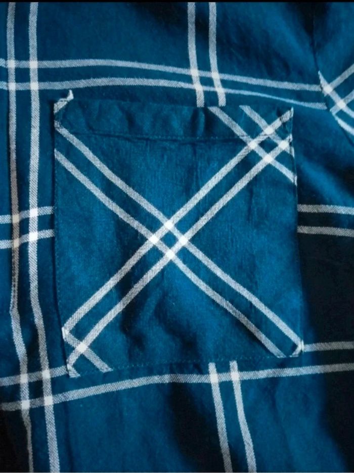 Jolie tunique bleue. Femme. Kiabi
. Taille 36 - photo numéro 4