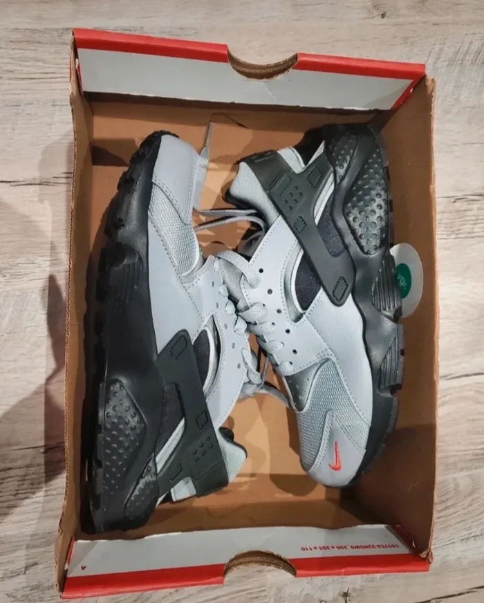 Basket Nike Huarache Run 38,5 Neuve - photo numéro 5