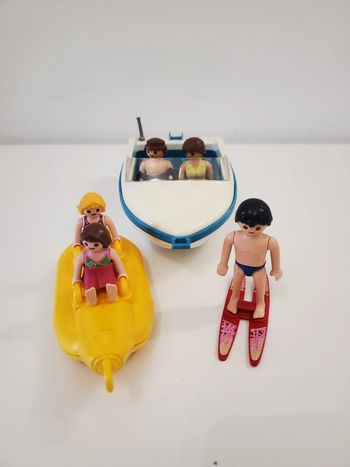 Playmobil Sport Aquatique 5 Personnages avec bateau, Ski Nautique et bateau banane pneumatique