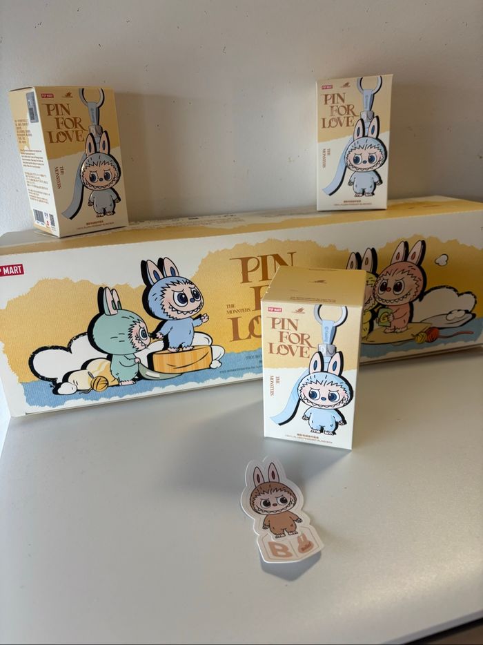 Labubu pin for love- B