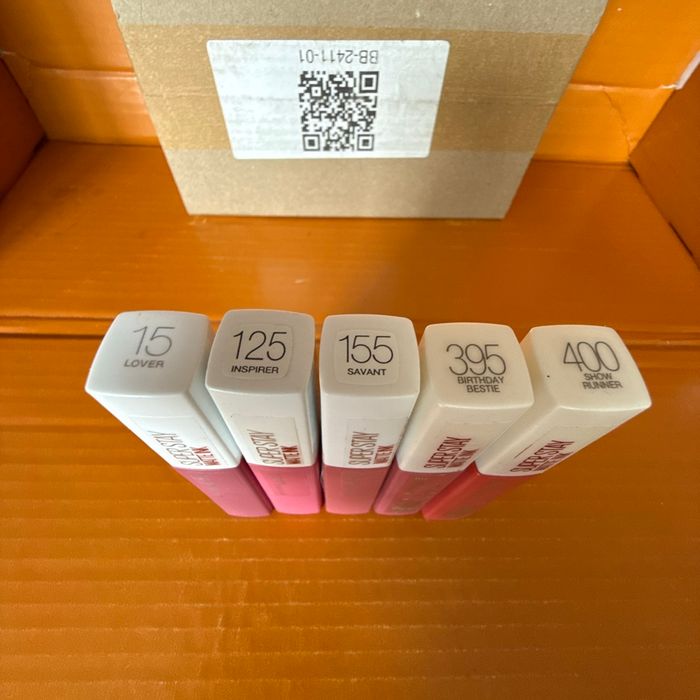 Lot de 5 gloss Maybelline, super Stay déjà utilisé mais très peu - photo numéro 2