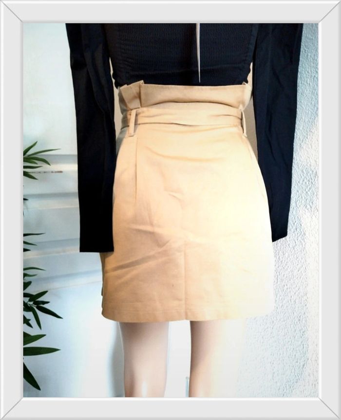 Jupe bershka taille xs très bon état - photo numéro 4