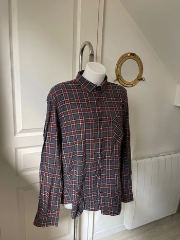 Chemise à carreaux