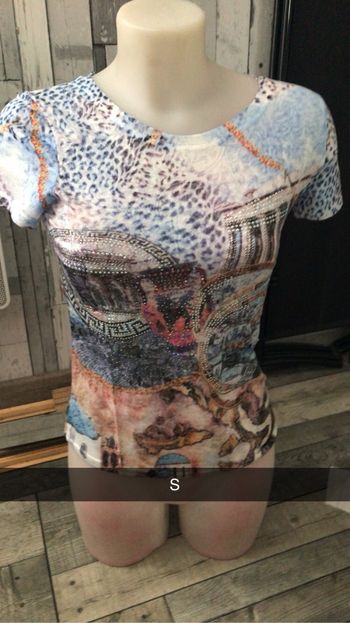 T shirt a motif