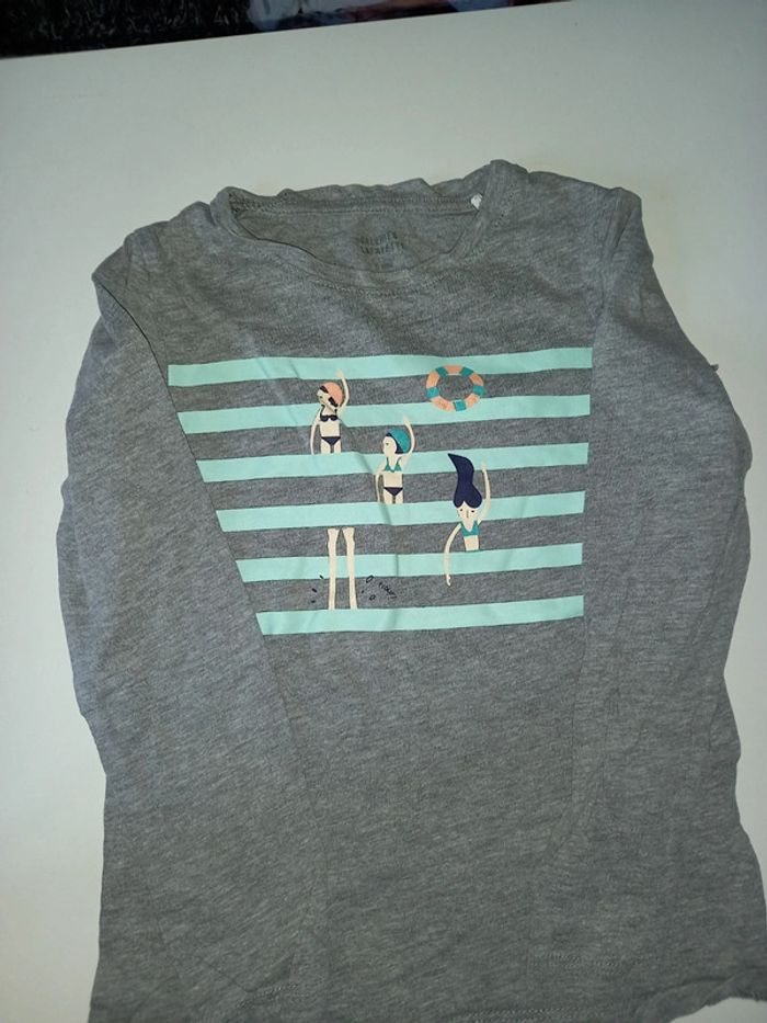 Polo manches longues galeries lafayette 6ans très bon etat