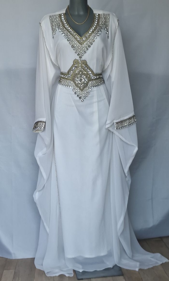 Robe Dubai blanche strass & perles – mariage / cérémonie – taille S M L ajustable - photo numéro 4