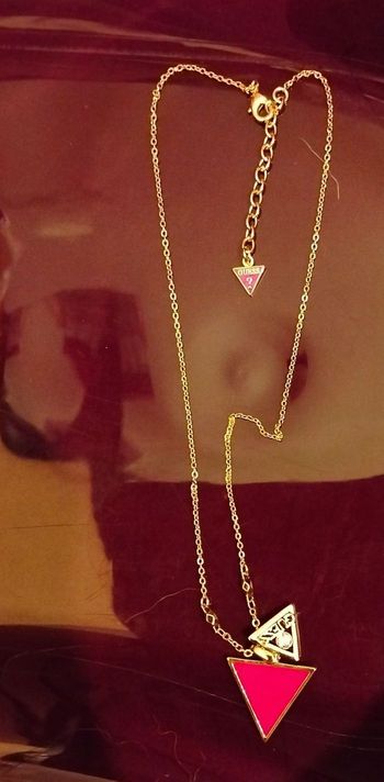 Collier doré Guess 
