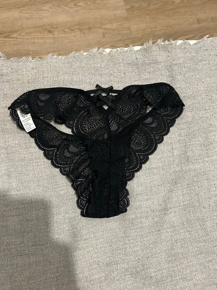 String noir dentelle - photo numéro 2