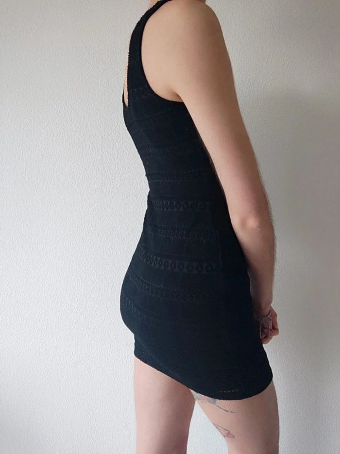 Petite robe noire moulante dentelle géométrique / Manoukian - 36/S à 38/M - photo numéro 3