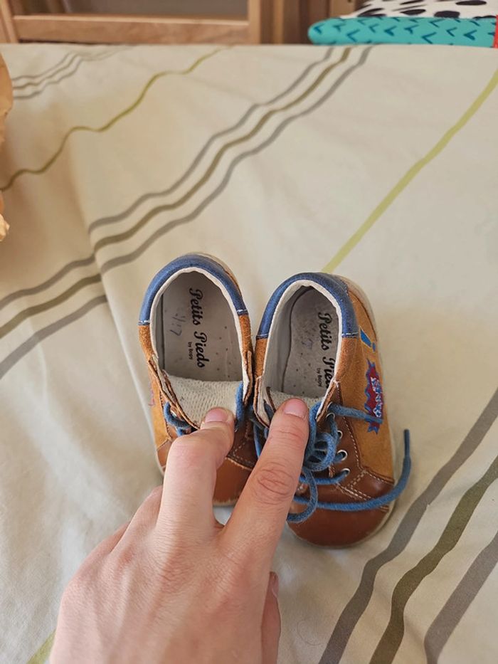 Chaussures taille 22 - photo numéro 4