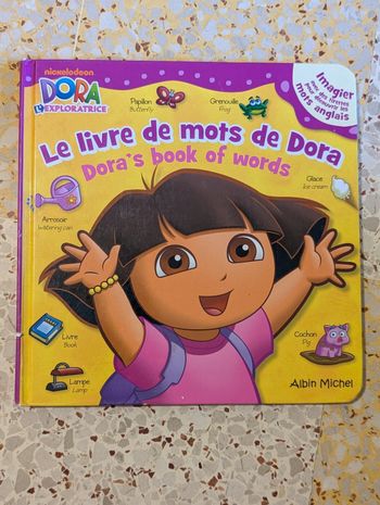 Livre dora l'exploratrice anglais français