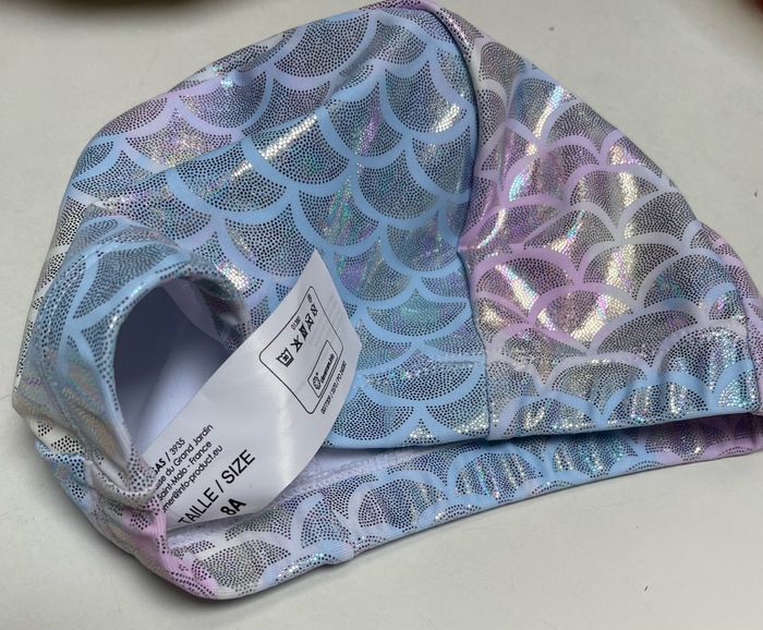 Joli maillot de bain 2 pièces sirène T 10 ans + bonnet de bain T 8 ans neuf étiquette - photo numéro 4