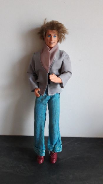 Poupée Ken