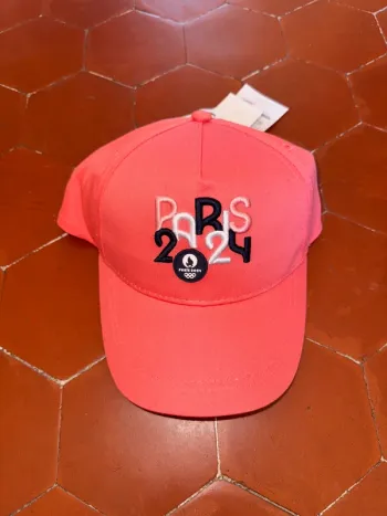 casquette JO 2024, neuve taille 6-8 ans