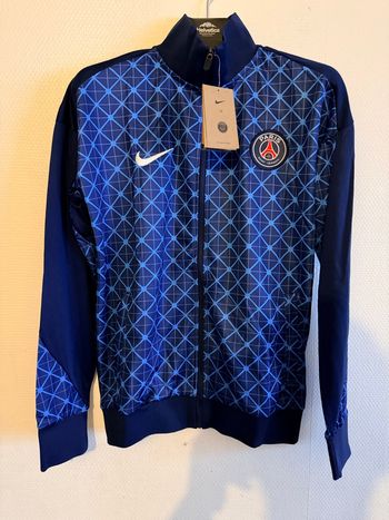 ✨ Veste PSG Nike – Neuve avec étiquettes ✨