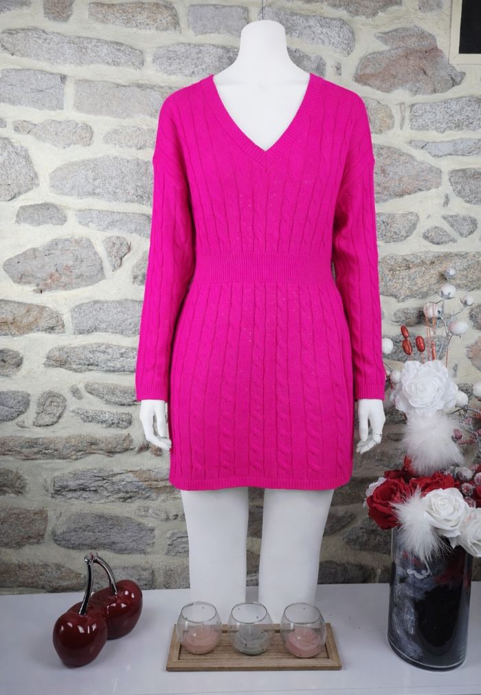 Robe pull en tricot maille torsadée rose fushia vif Femme taille 52 marque Boohoo 🪷 - photo numéro 1