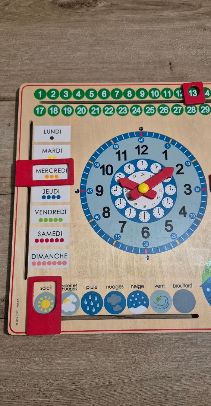 Calendrier horloge en bois - photo numéro 2