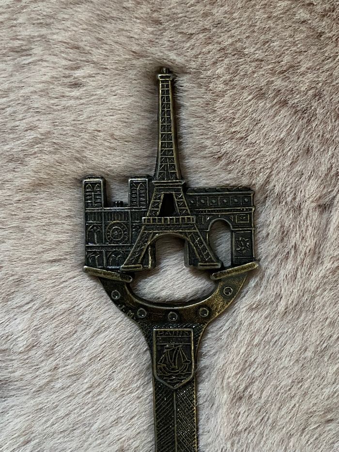 Coupe papier Tour Eiffel vintage - photo numéro 3