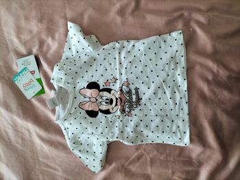 T-shirt Minnie Disney neuf avec etiquette
