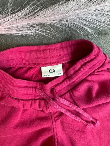 Jogging C&A fuchsia pour filles taille 4 ans 