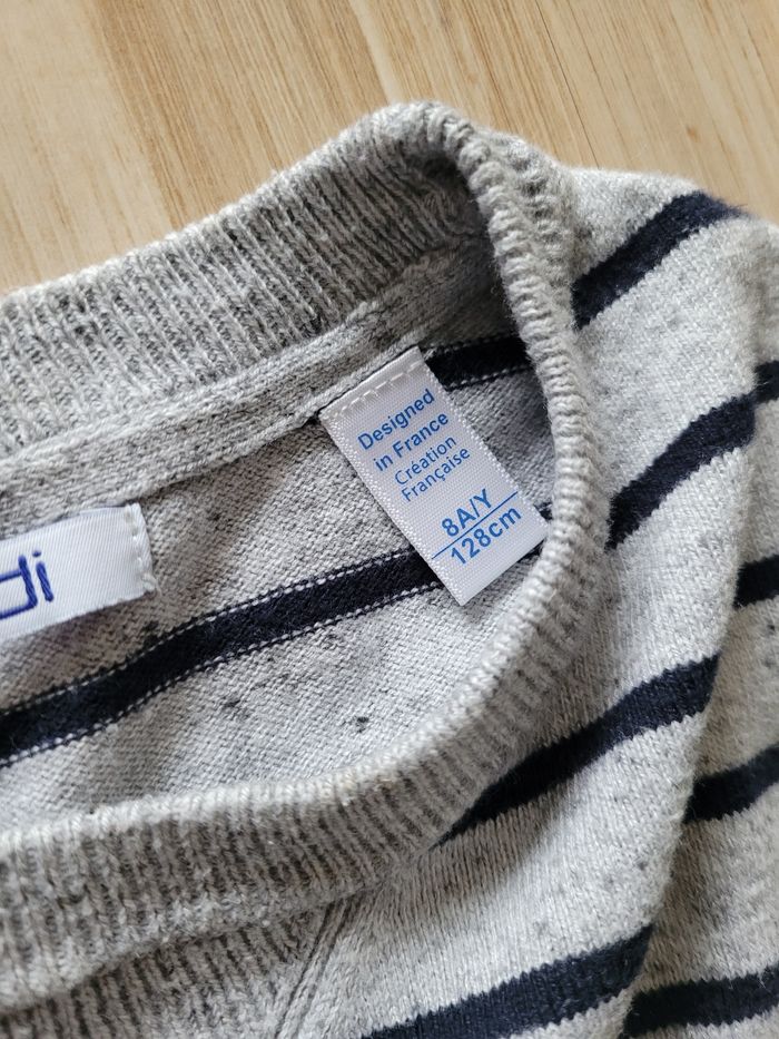 Lot de 2 pulls garçon 8 ans, marque Okaidi et Coccodrillo. 
Très bon état. - photo numéro 4