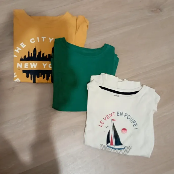 Lot de 3 Tshirts ML 8 ans