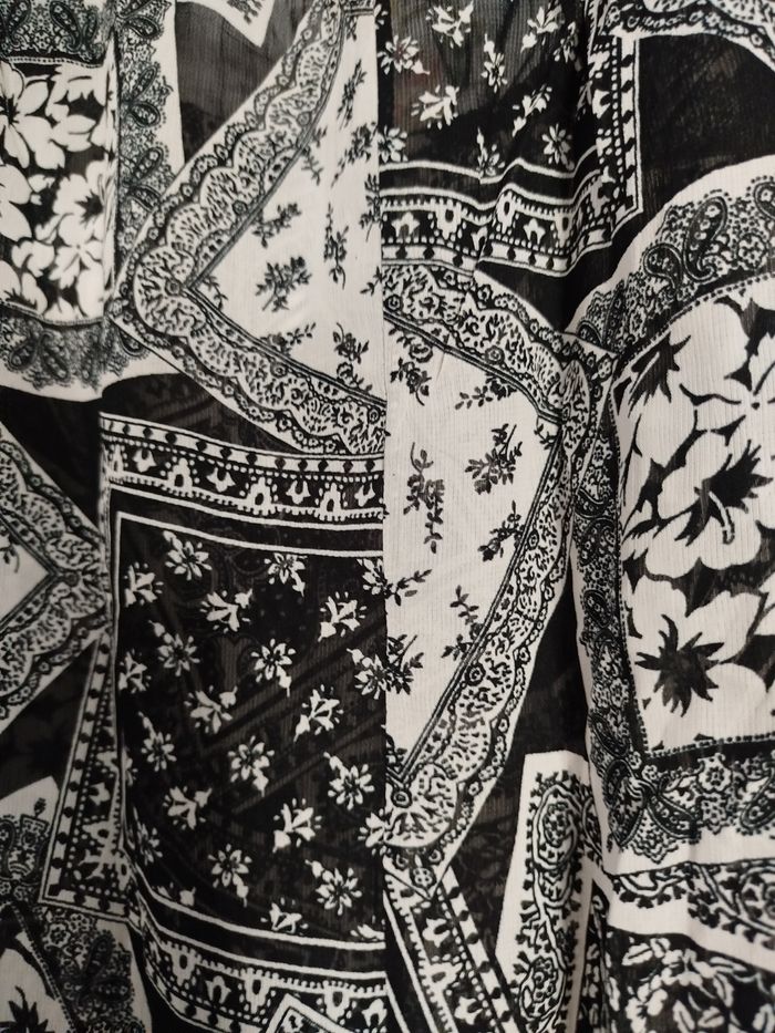 Superbe haut ou chemisier de boutique. Taille 2 - photo numéro 8