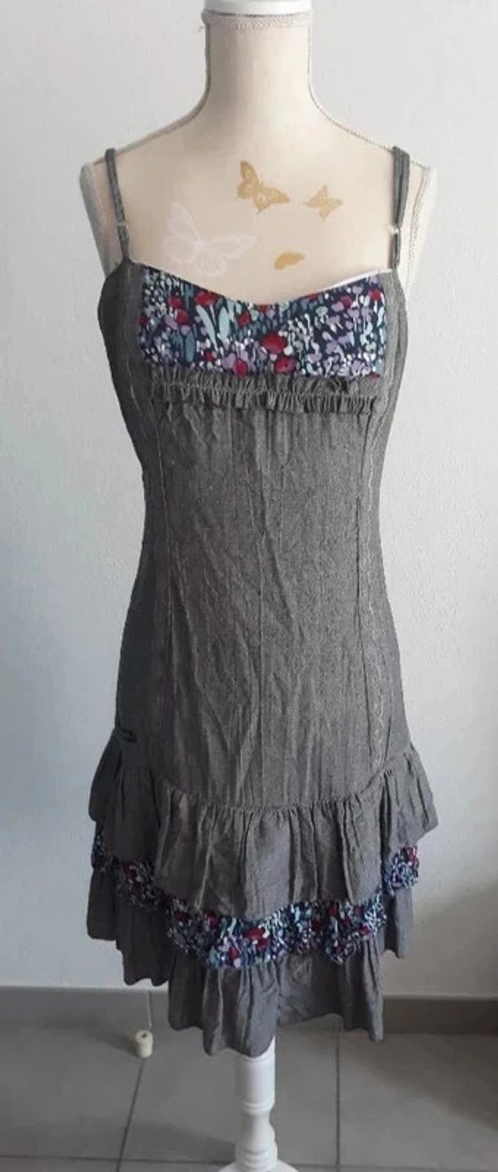 Robe très bon état taille 38 Des Filles à la Vanille - photo numéro 2