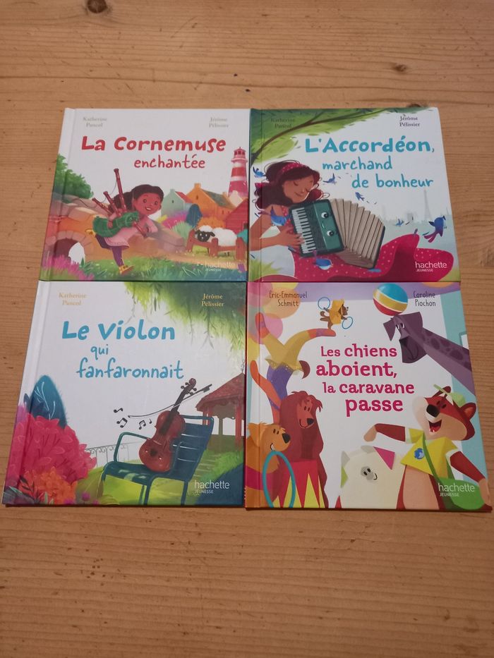 Lot de quatres  livres  pour enfants - photo numéro 2