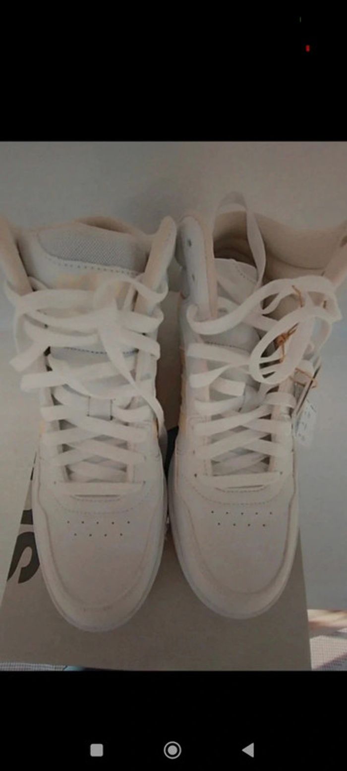 Baskets adidas neuves 39 1/3 - photo numéro 3