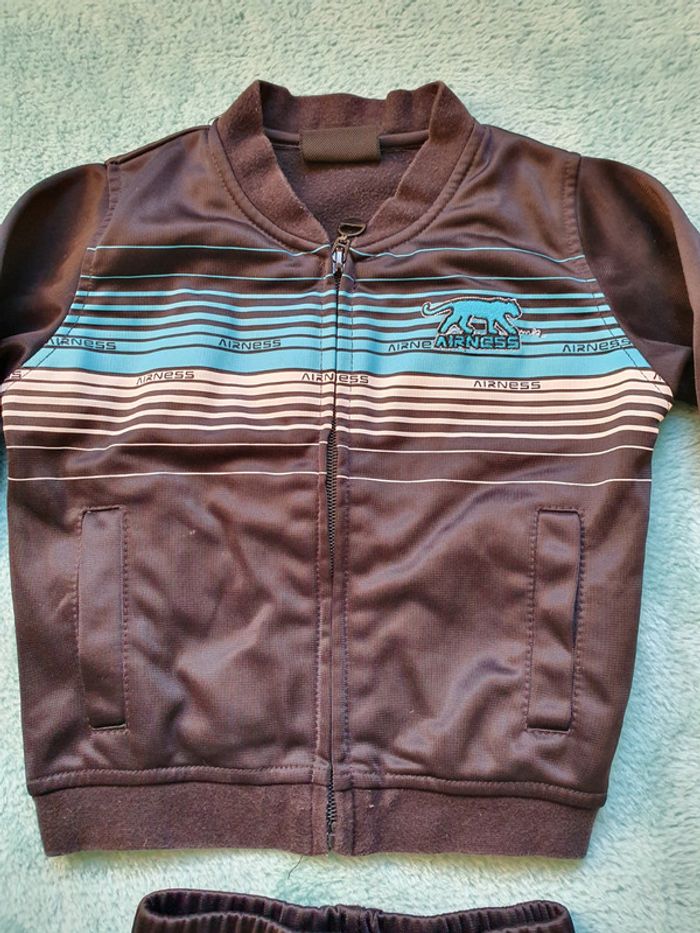 Très beau jogging airness 12 mois - photo numéro 2