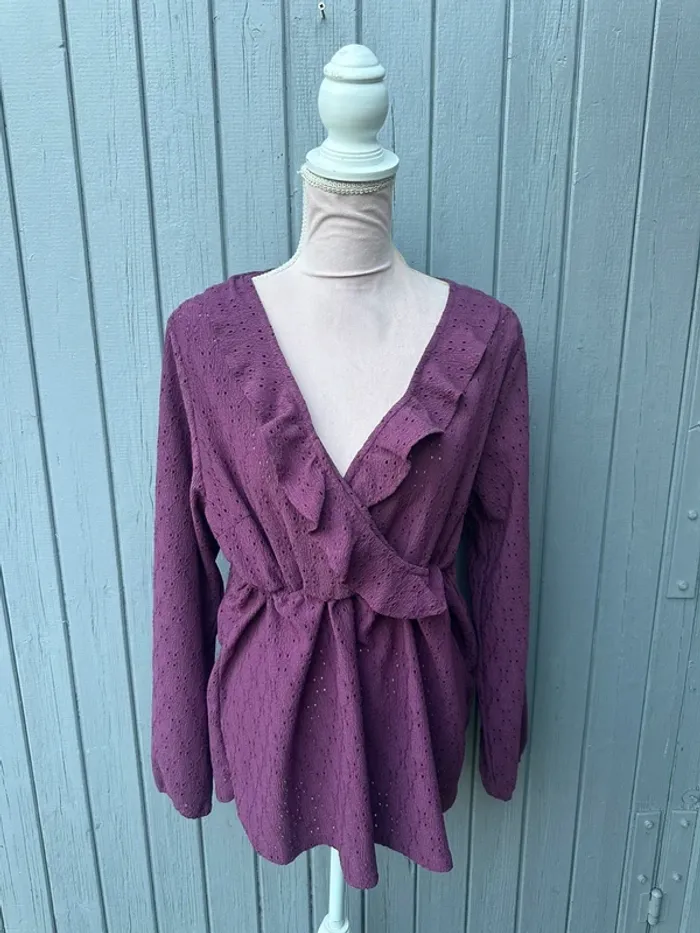 Blouse manches longues violette à volants décolleté 42/XL