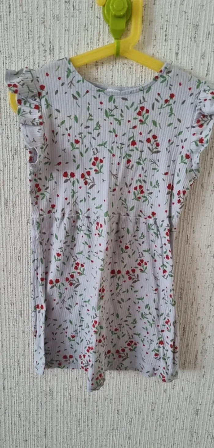 Robe fleuris taille 5-6 ans - photo numéro 2