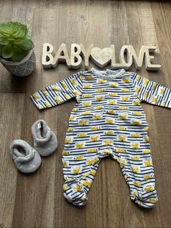 - Pyjama Disney      - 1 mois - Très bon état