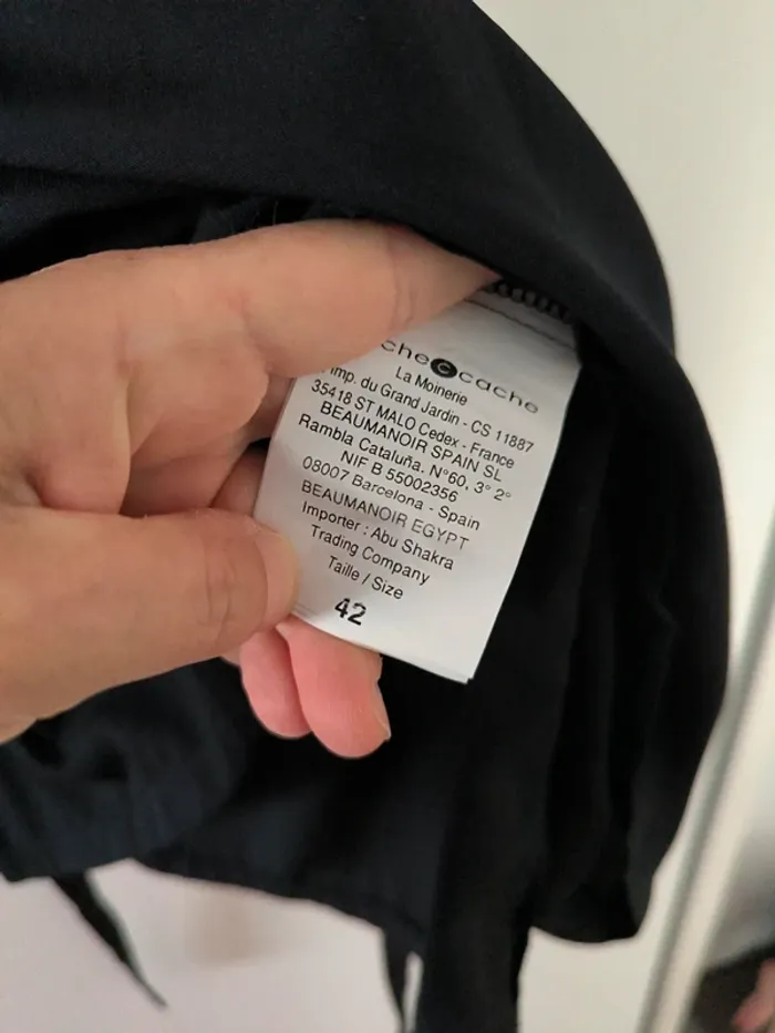 Robe noire courte. Cache-cache. Taille 42 - photo numéro 4