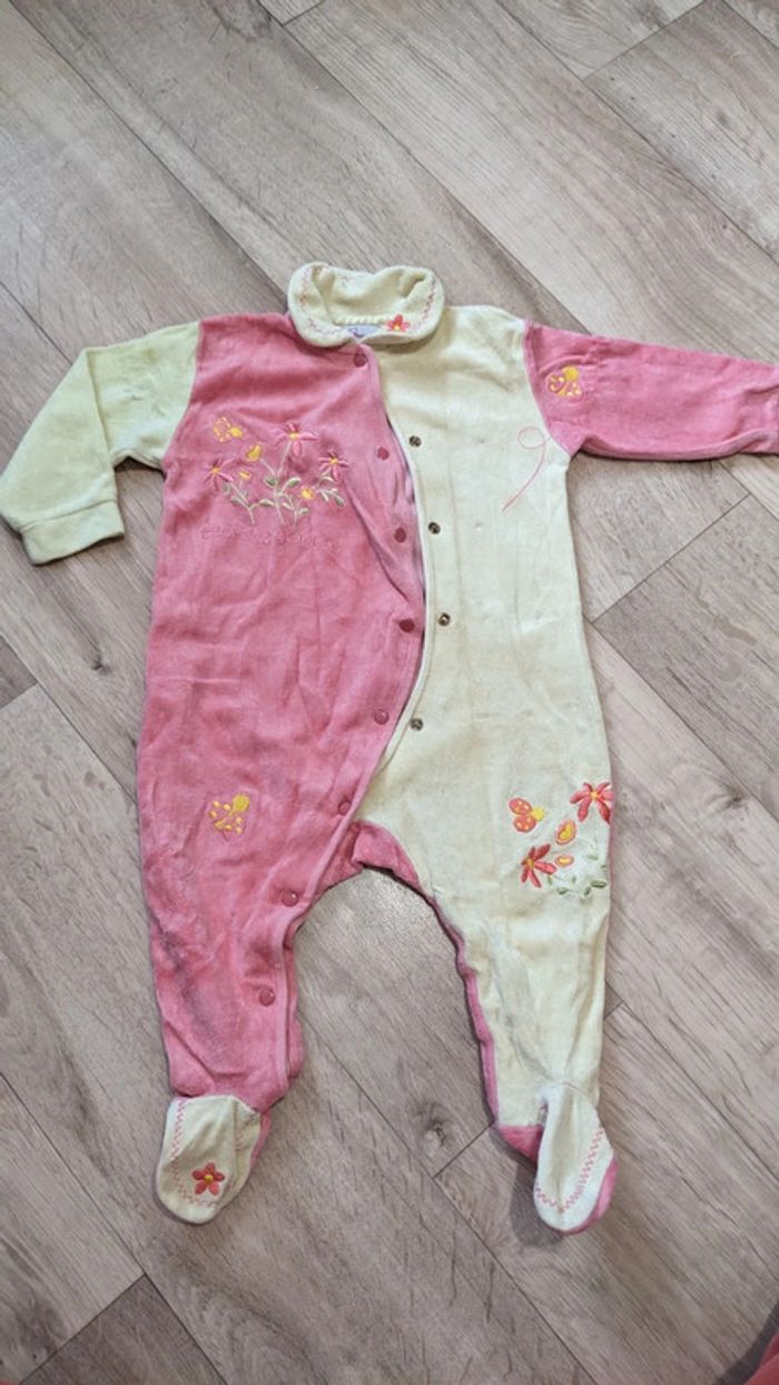 Pyjama/Grenouillère velours jaune et rose 12 Mois