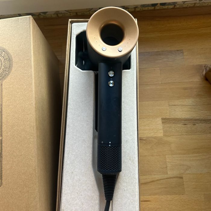 Sèche cheveux Dyson Supersonic qualité Professionnel Neuf - photo numéro 2