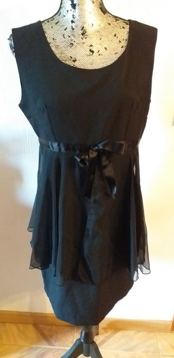 Robe noire sans manches/Boutique Parisienne